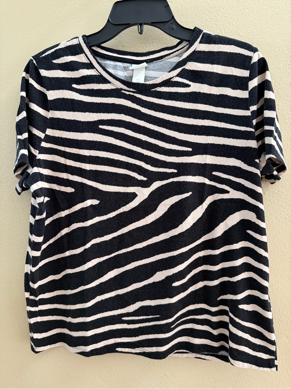 Preloved H&M Zebra Print Short Sleeve Top Size L